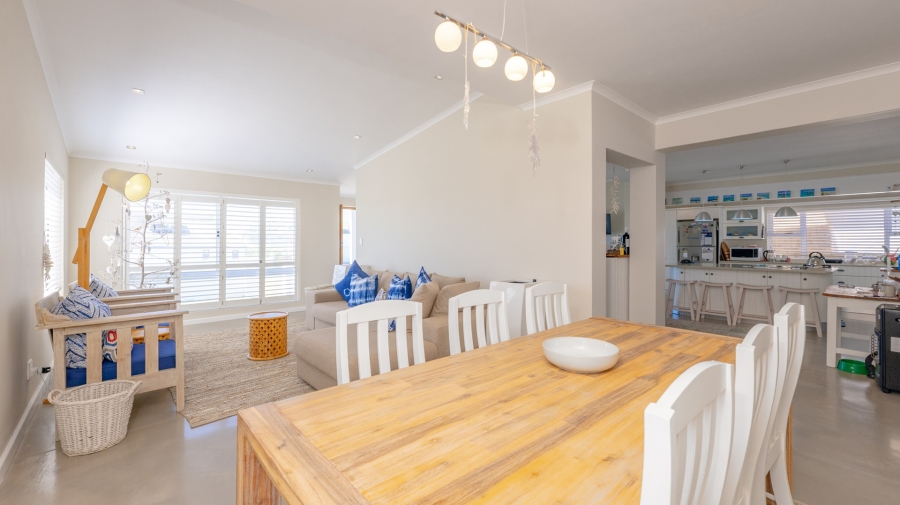 6 Bedroom Property for Sale in Agulhas Western Cape